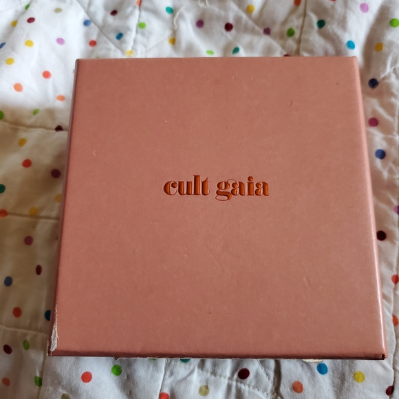 Cult Gaia Calla Earring White - Picture 6 of 9